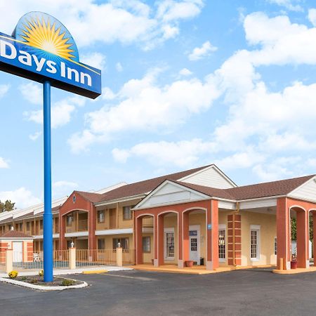 Days Inn By Wyndham Ottawa Exterior photo